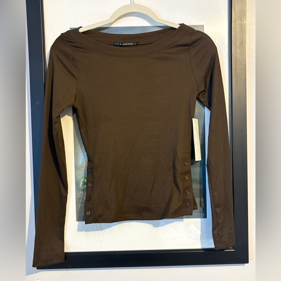Heart +Hips Ribbed Long Sleeve Wide Neck Top With Four Button Detail - NWT - Picture 6 of 17